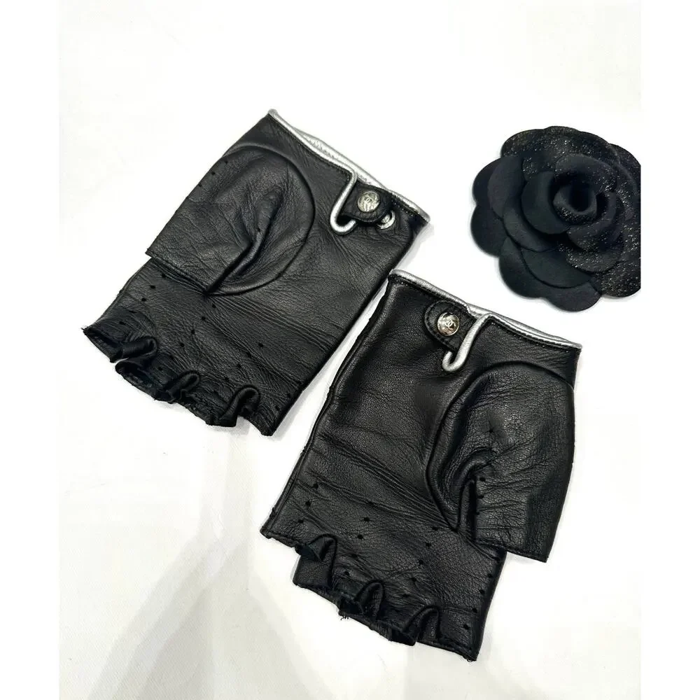 Chanel Quilted Lambskin CC Fingerless Gloves Sz.6,5